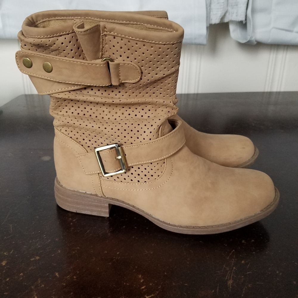 SKETCHERS Women Tan Boots